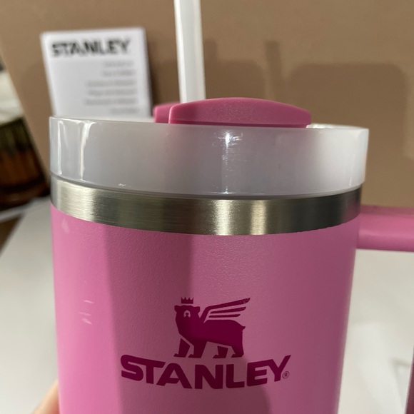 Stanley Pink Peony 40 oz The Flowstate Quencher H2.0 Tumbler - Picture 2 of 9